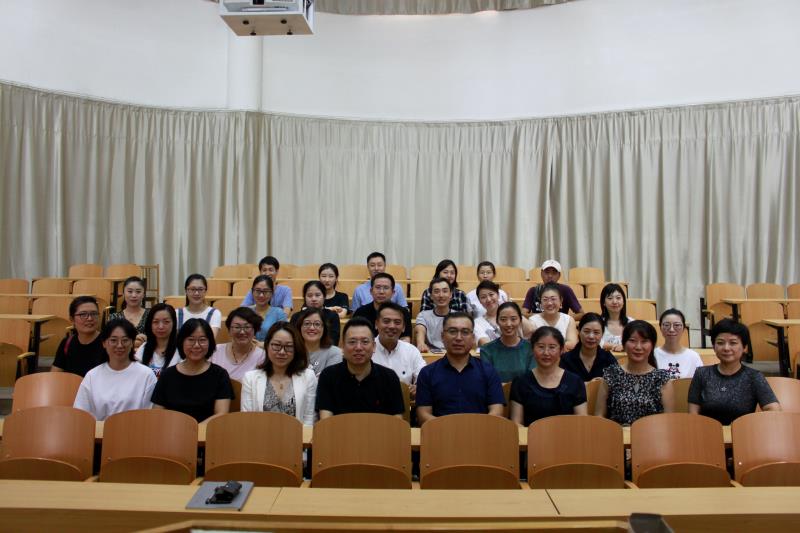 (部分教师合影)